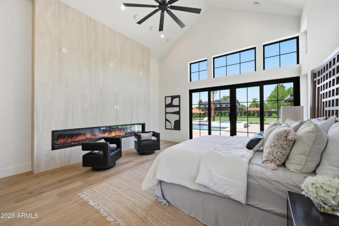 Real Estate Picture 16