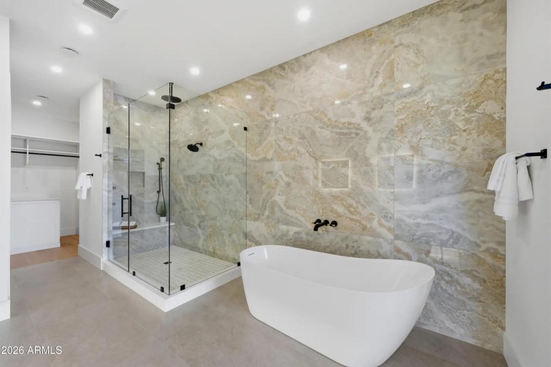 Real Estate Picture 18