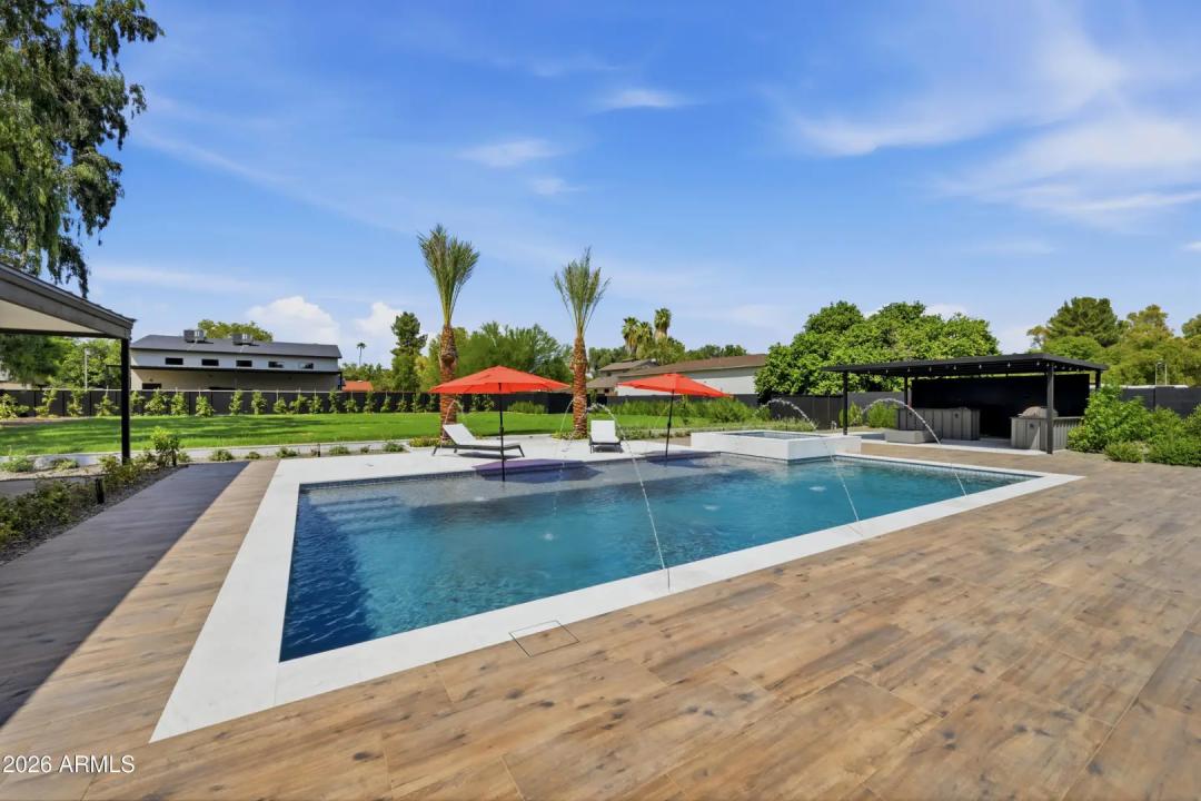 Real Estate Picture 27