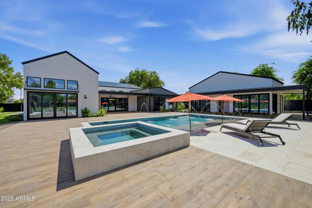Real Estate Picture 30