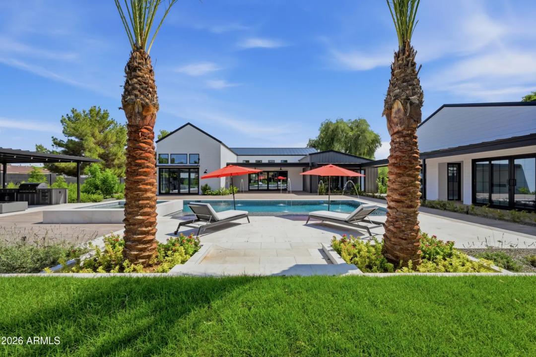 Real Estate Picture 32