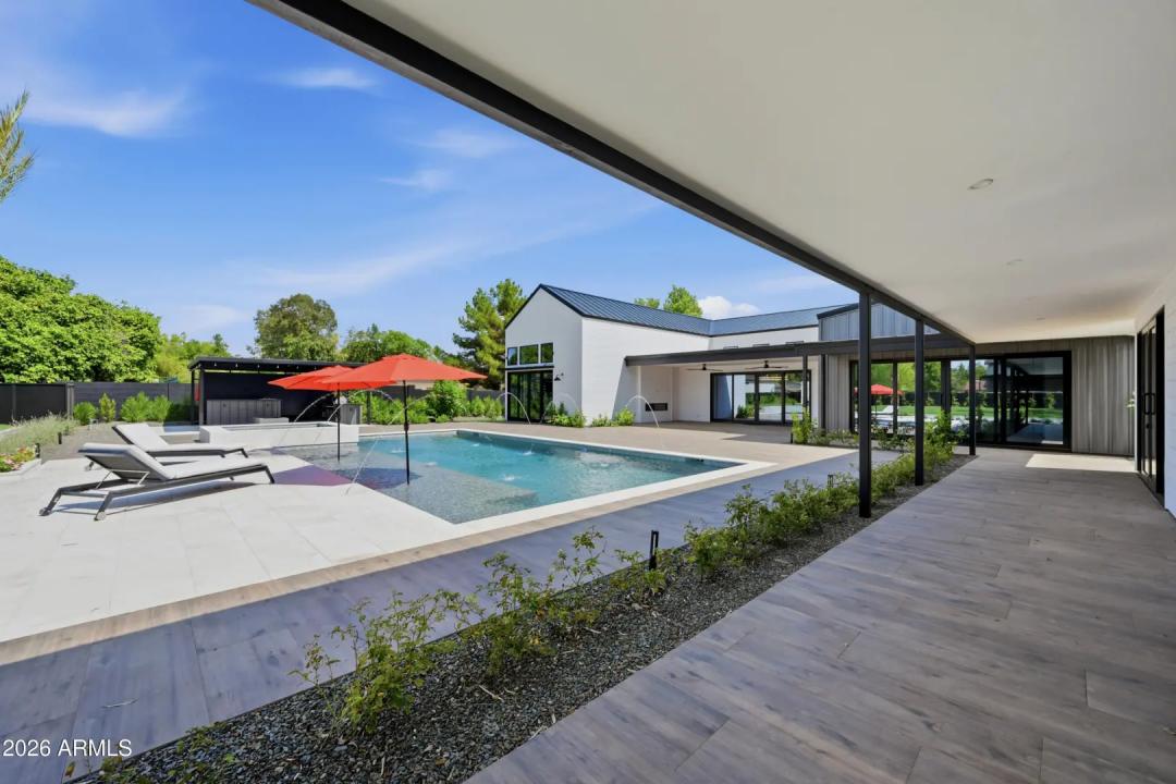Real Estate Picture 33