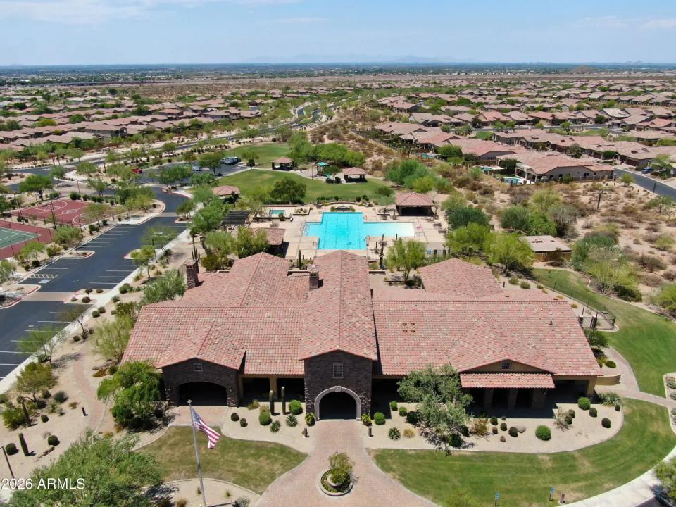 Real Estate Picture 40