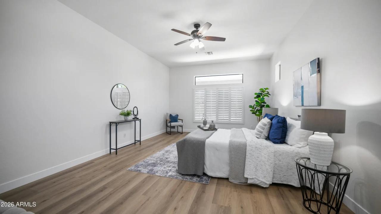 Real Estate Picture 15