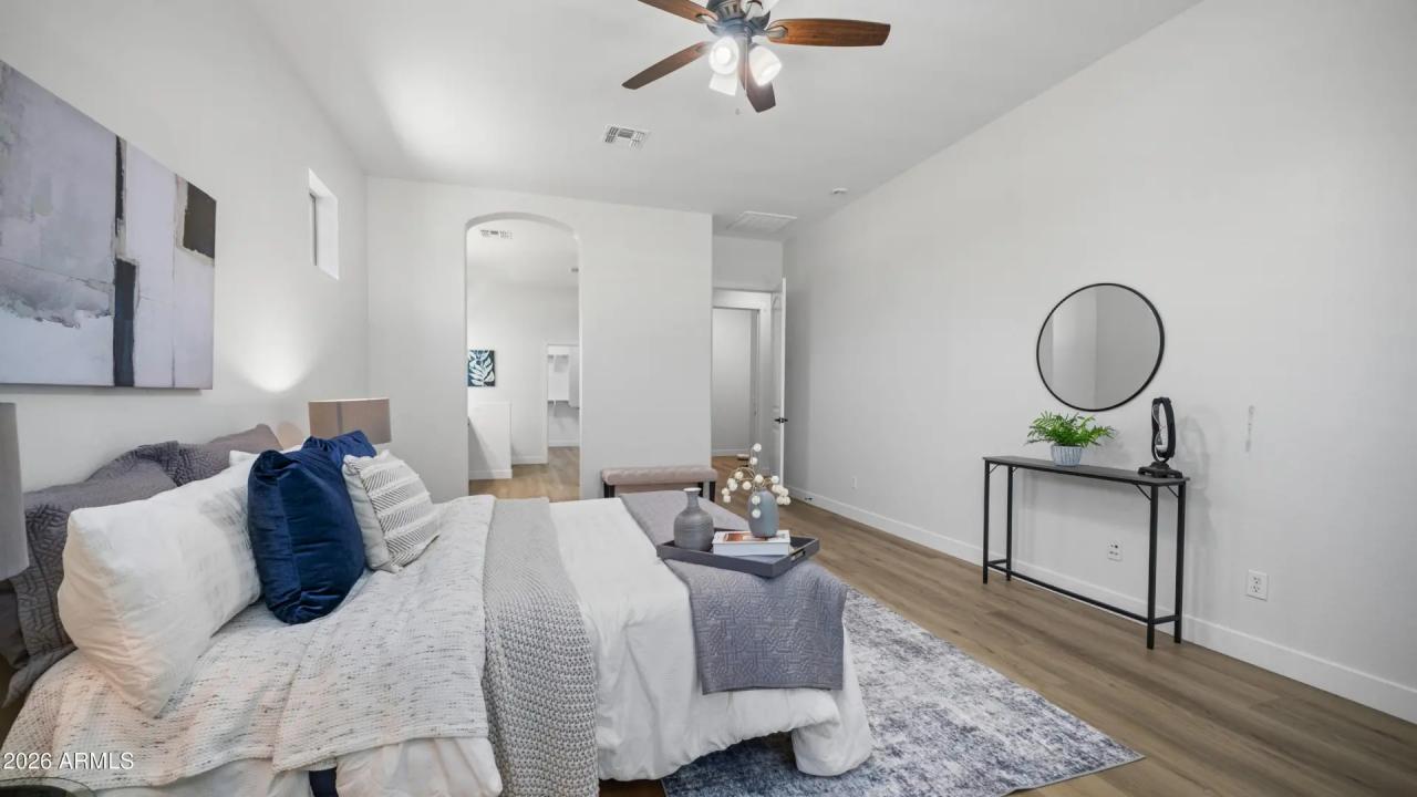 Real Estate Picture 16