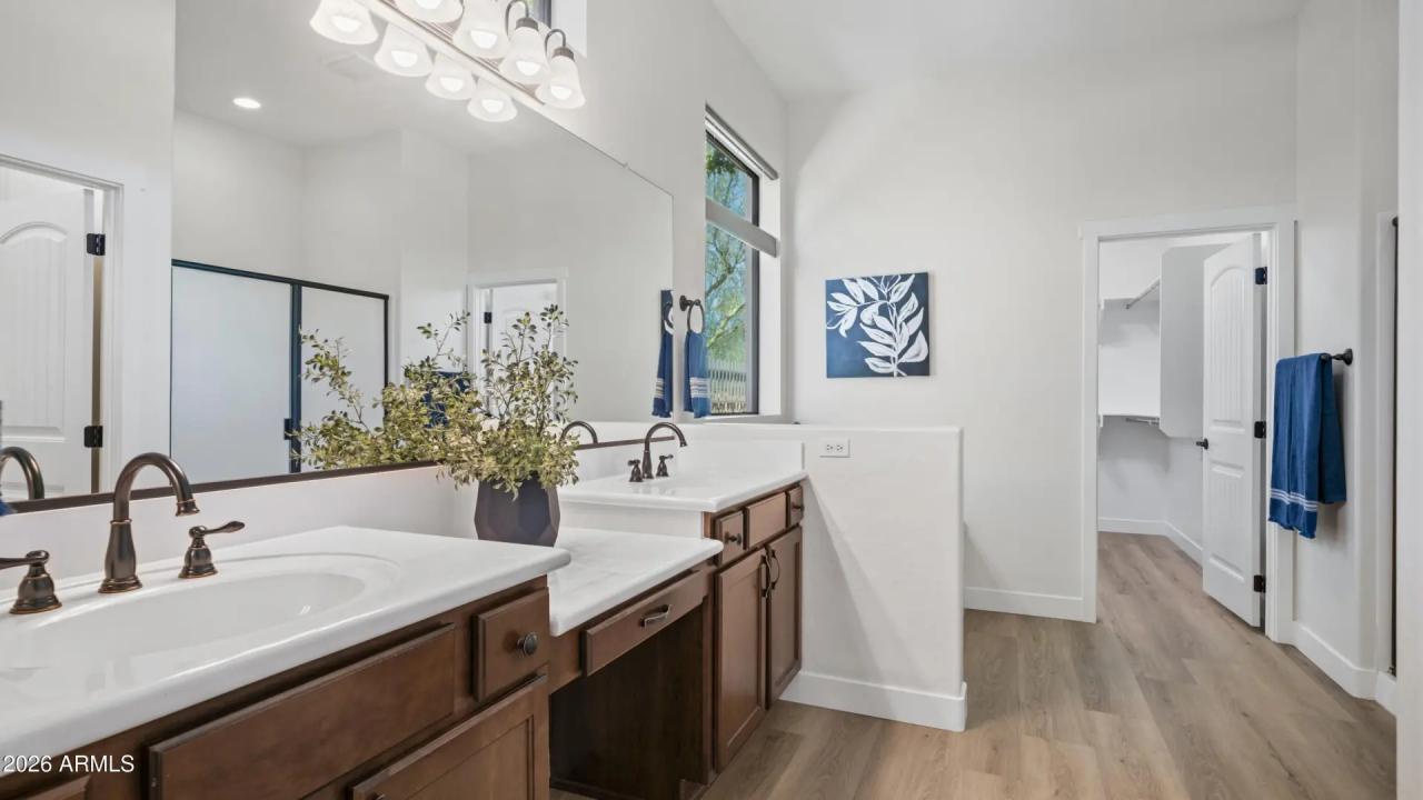 Real Estate Picture 17