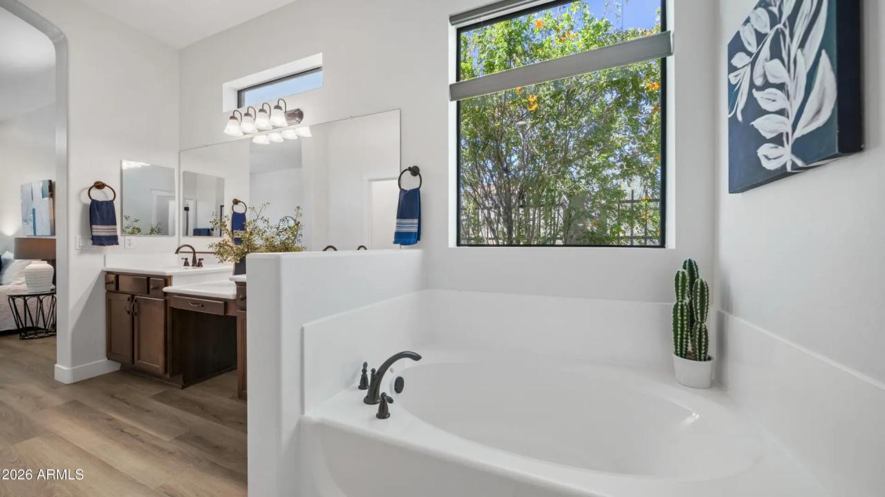 Real Estate Picture 19