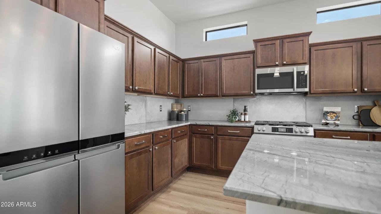Real Estate Picture 10
