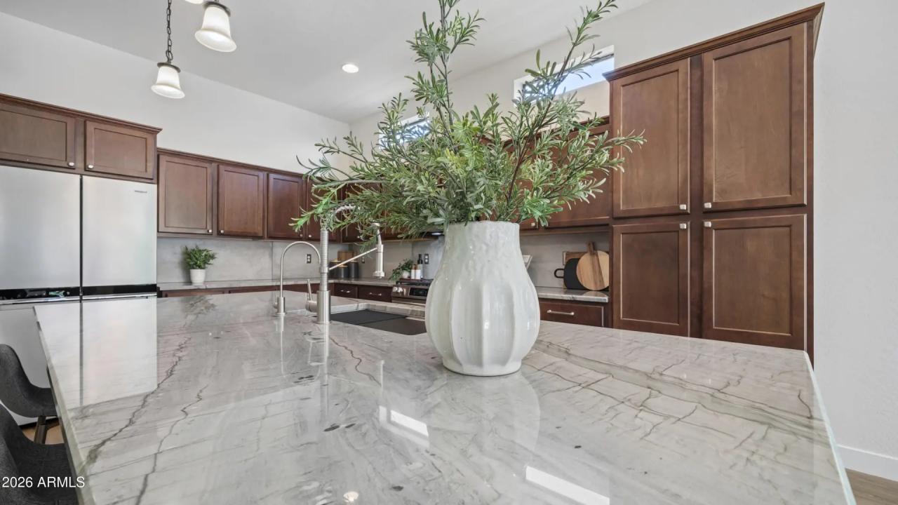 Real Estate Picture 9