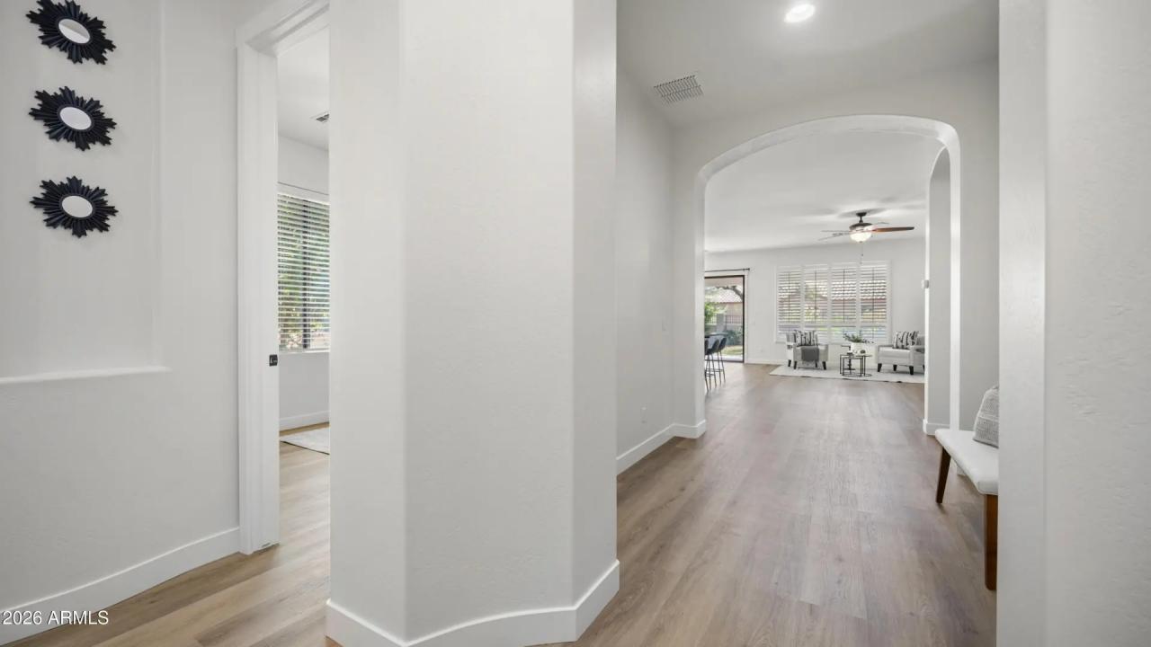 Real Estate Picture 3