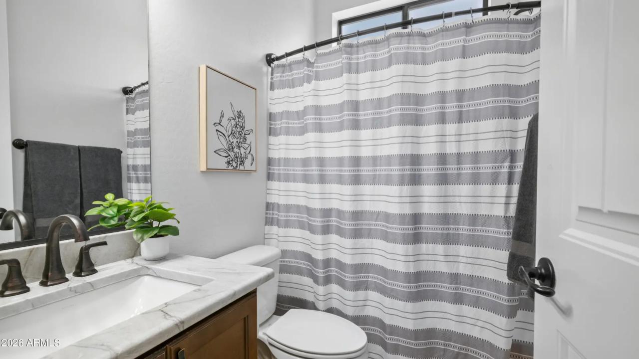 Real Estate Picture 23