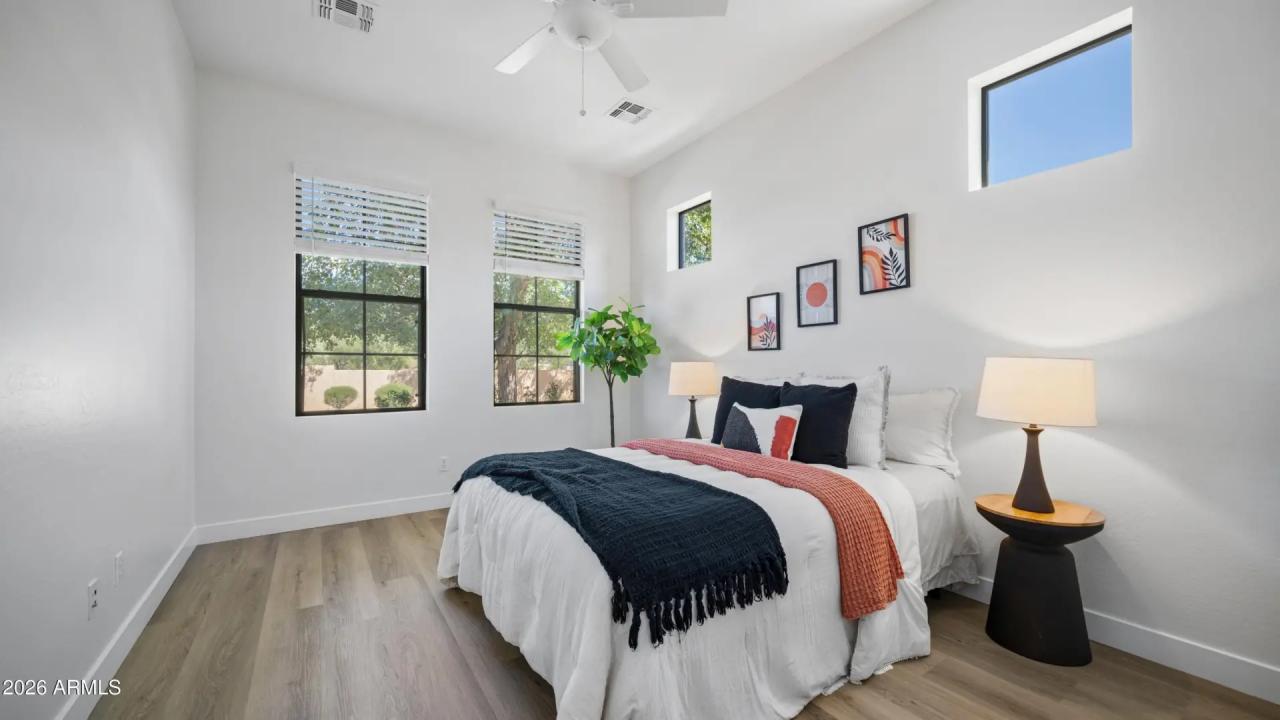 Real Estate Picture 25