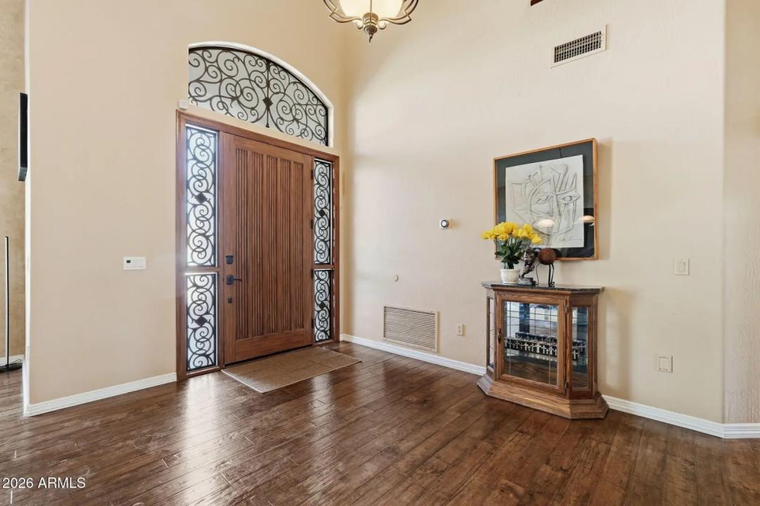 Real Estate Picture 4