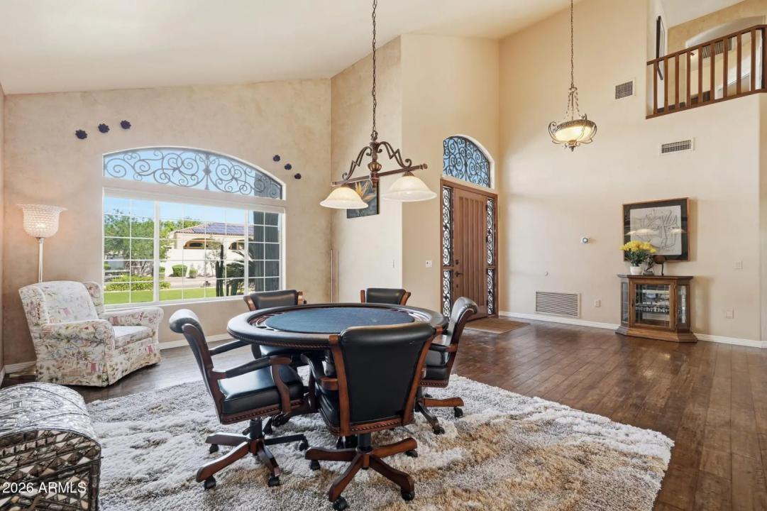 Real Estate Picture 8