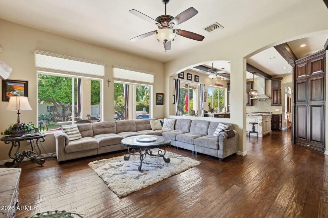 Real Estate Picture 15