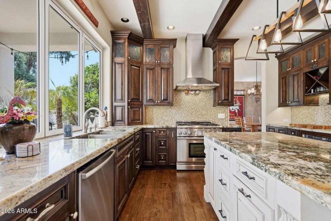 Real Estate Picture 18