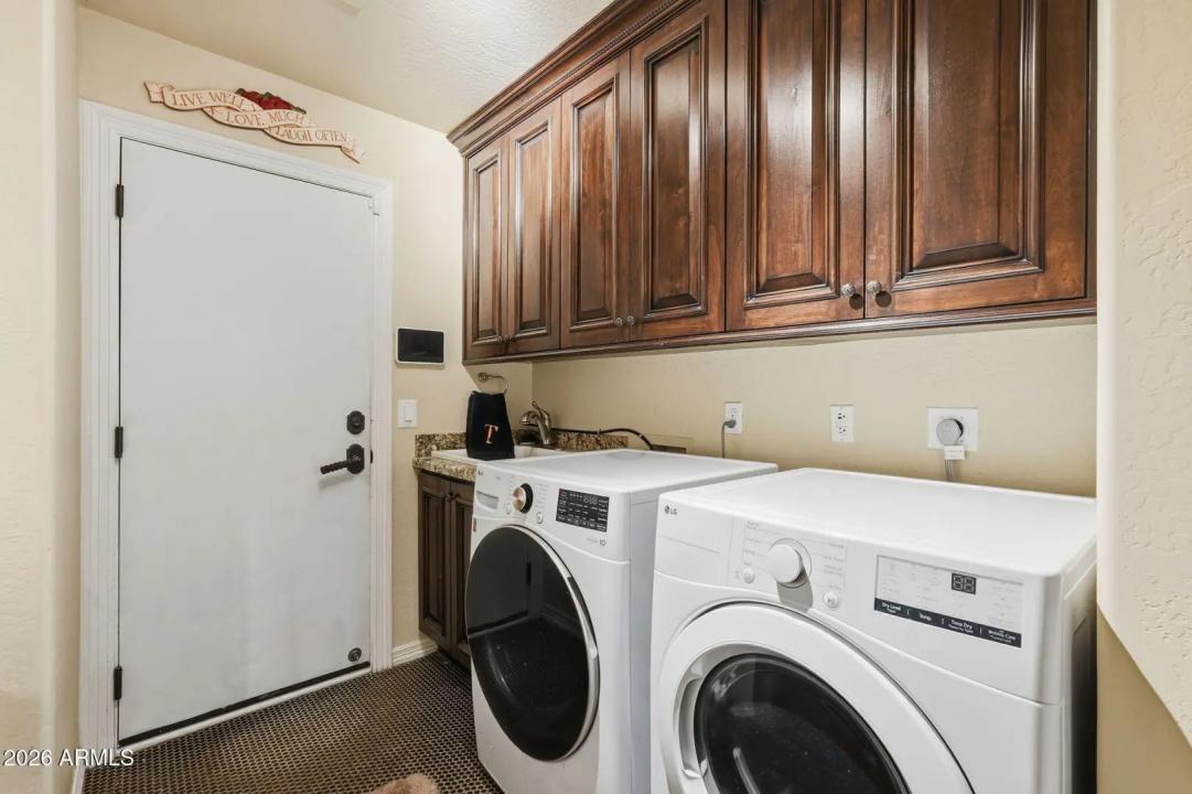 Real Estate Picture 41