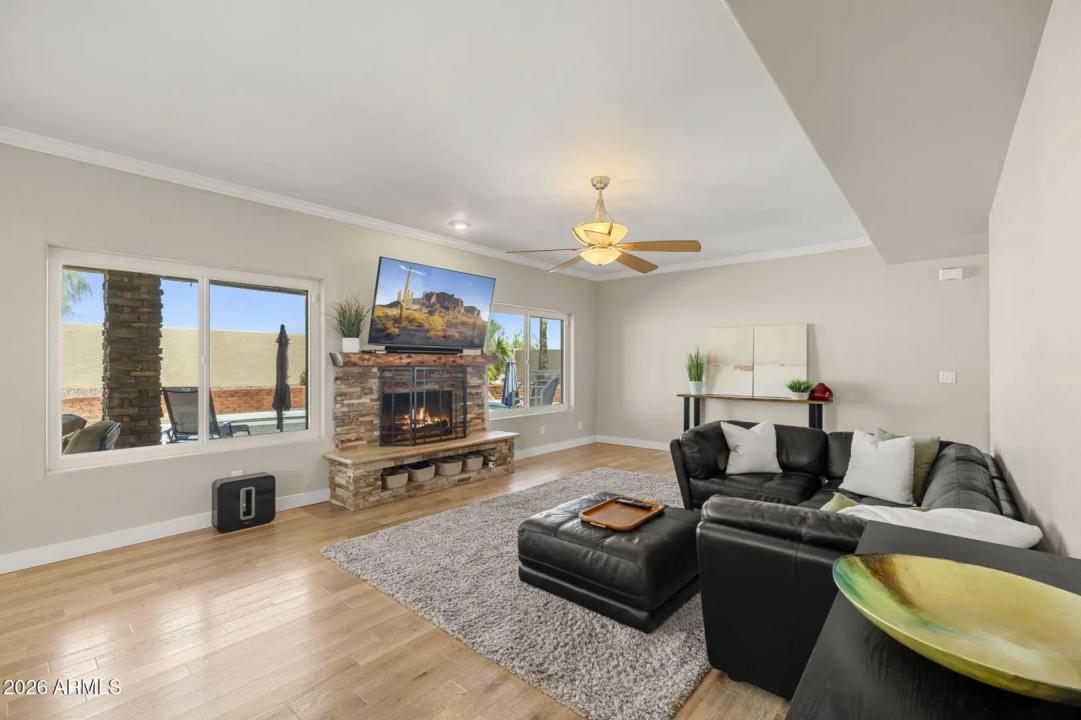 Real Estate Picture 9