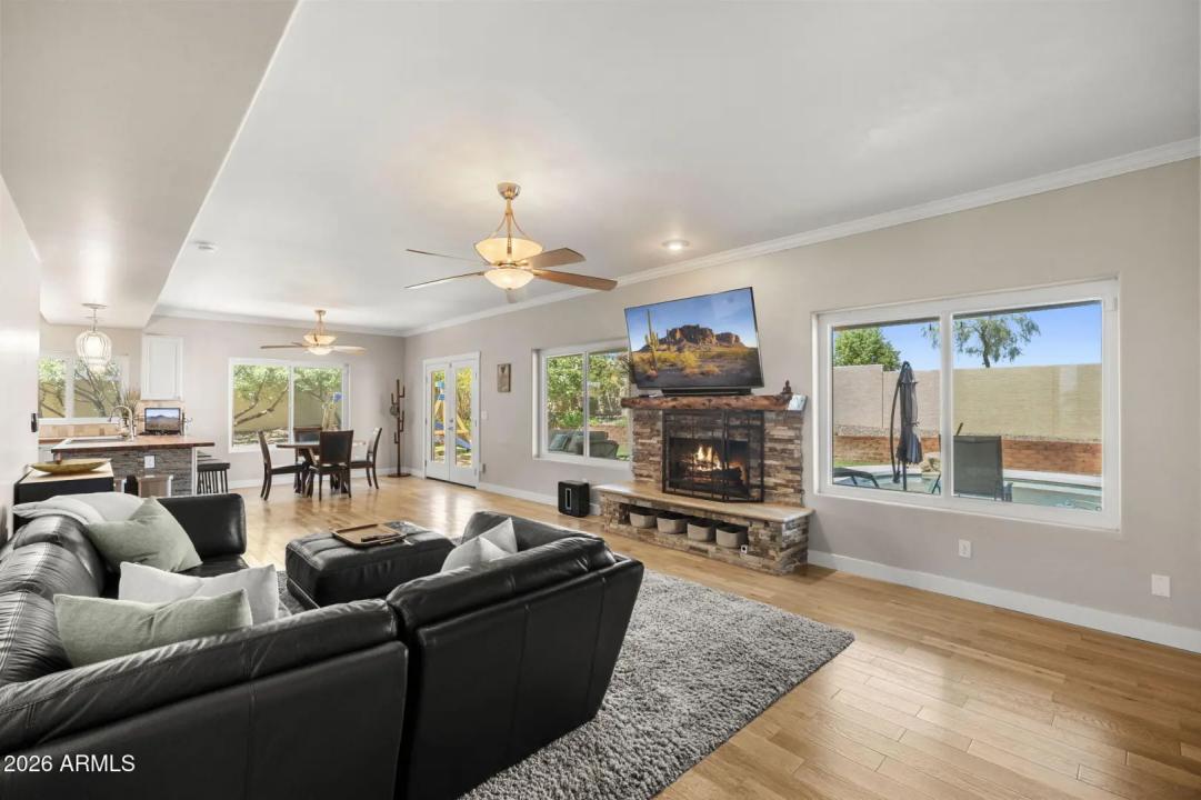 Real Estate Picture 10