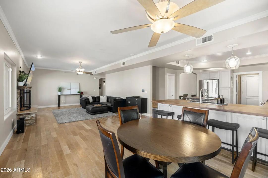 Real Estate Picture 8