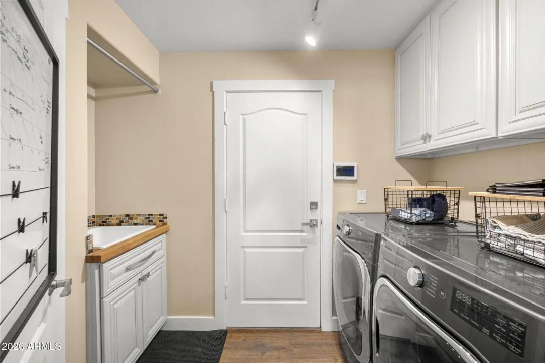 Real Estate Picture 32