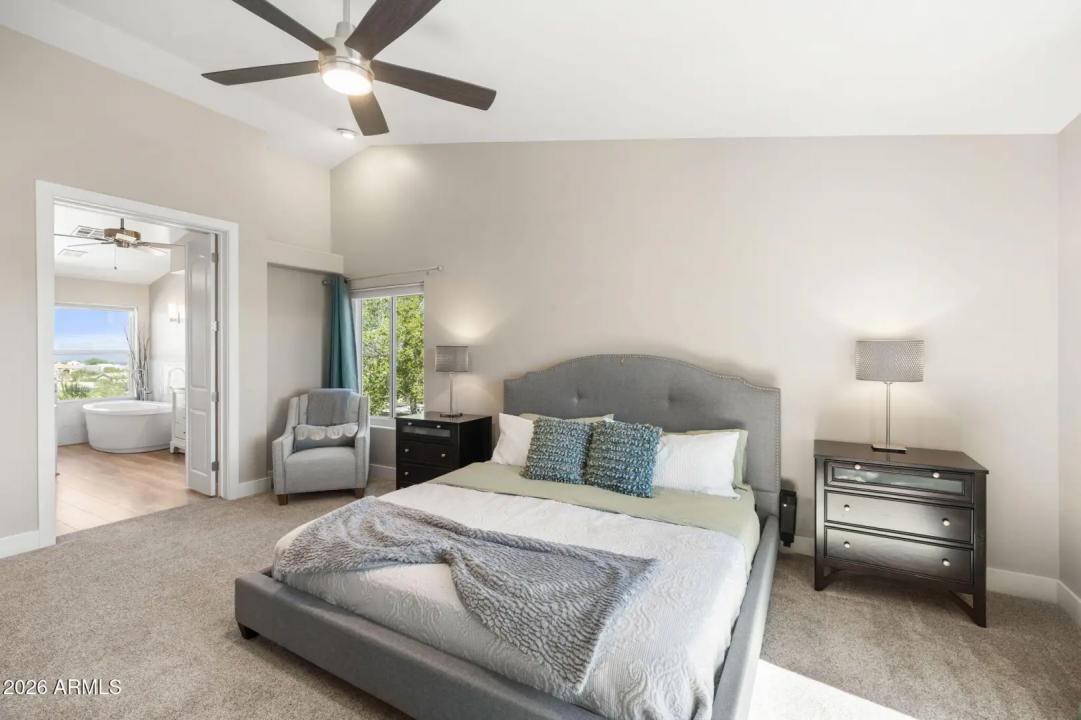 Real Estate Picture 14