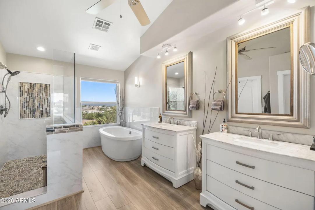 Real Estate Picture 15