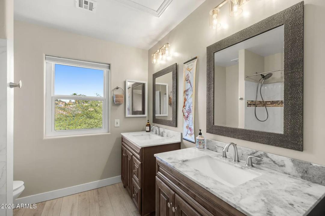 Real Estate Picture 30