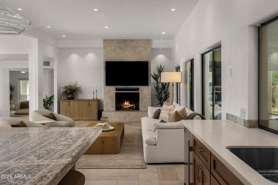 Real Estate Picture 4
