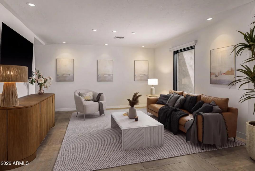 Real Estate Picture 10