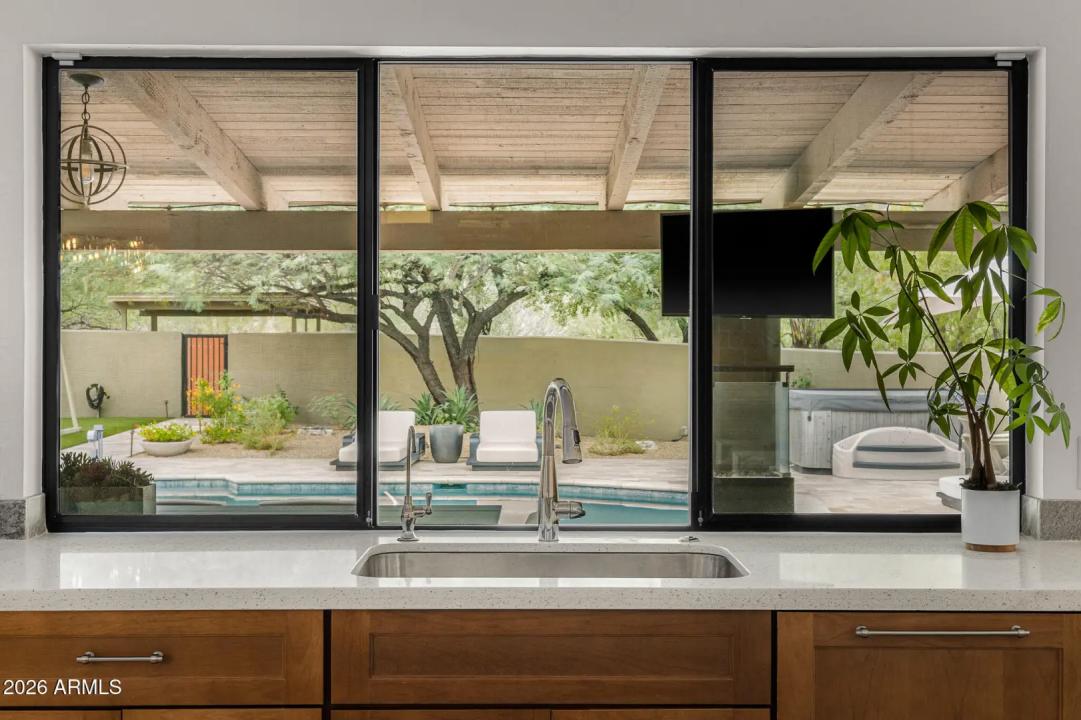 Real Estate Picture 6