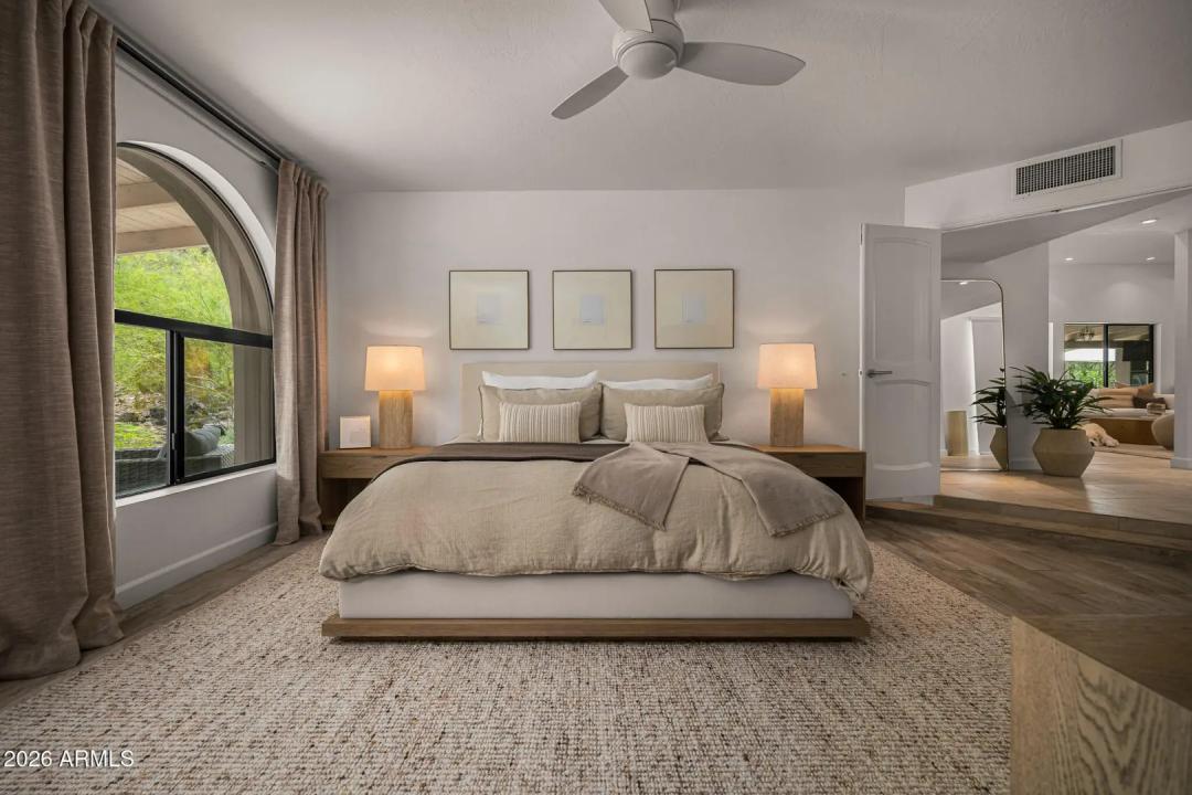 Real Estate Picture 12