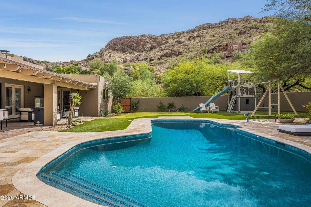 Real Estate Picture 24