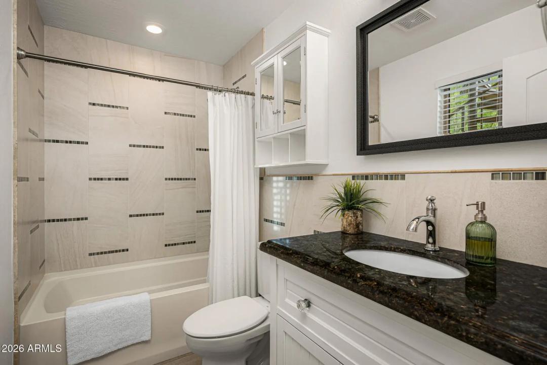Real Estate Picture 23