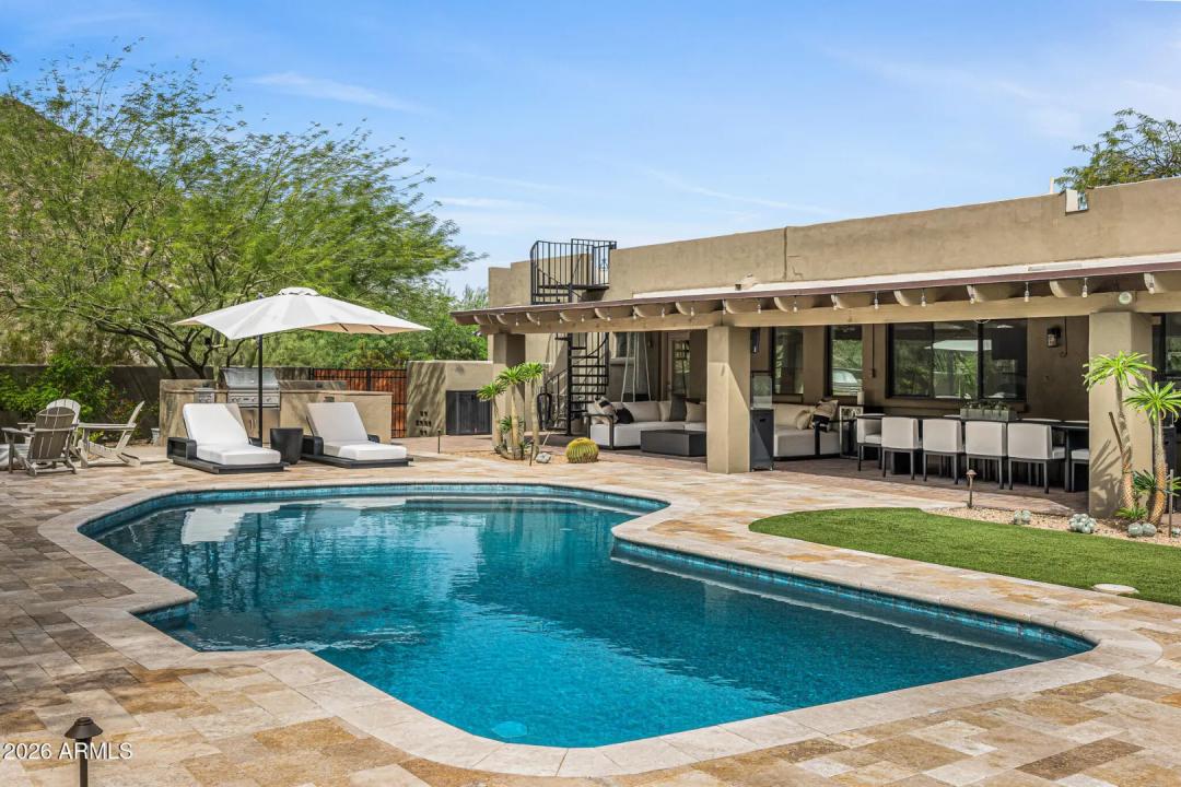 Real Estate Picture 25