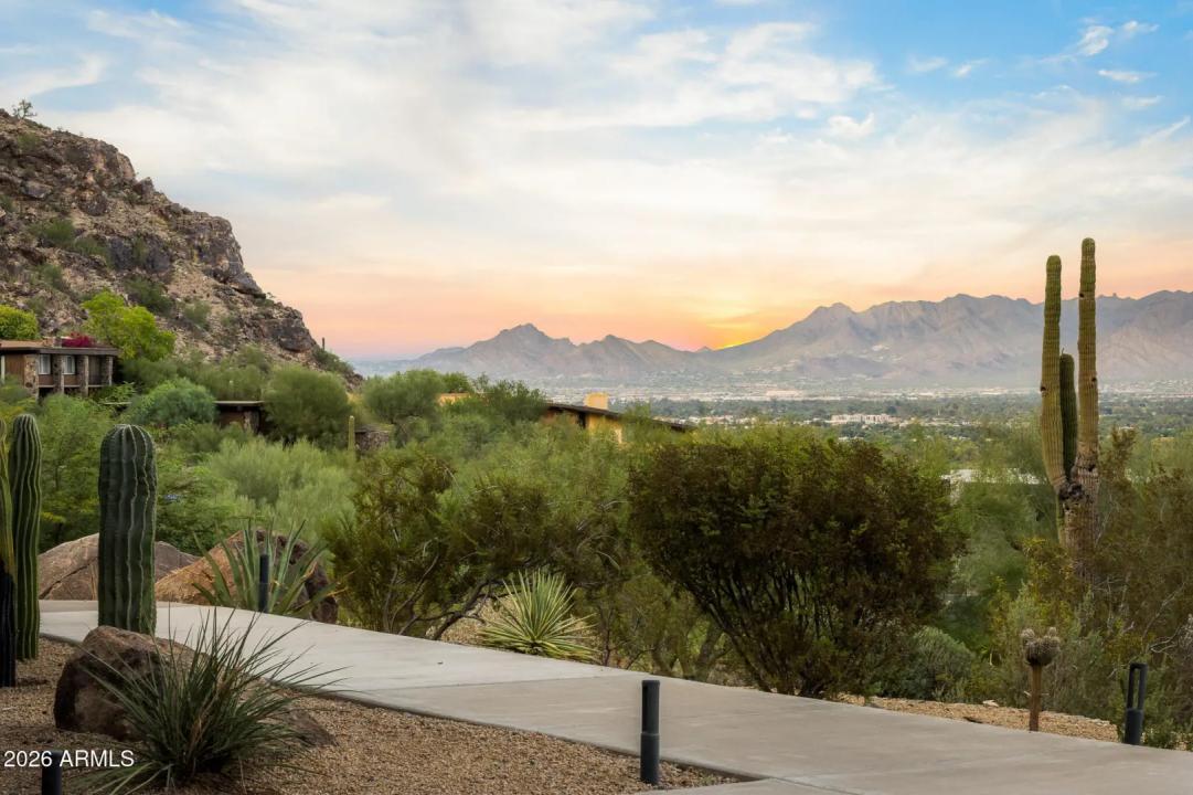 Real Estate Picture 22