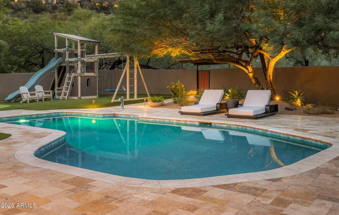 Real Estate Picture 32