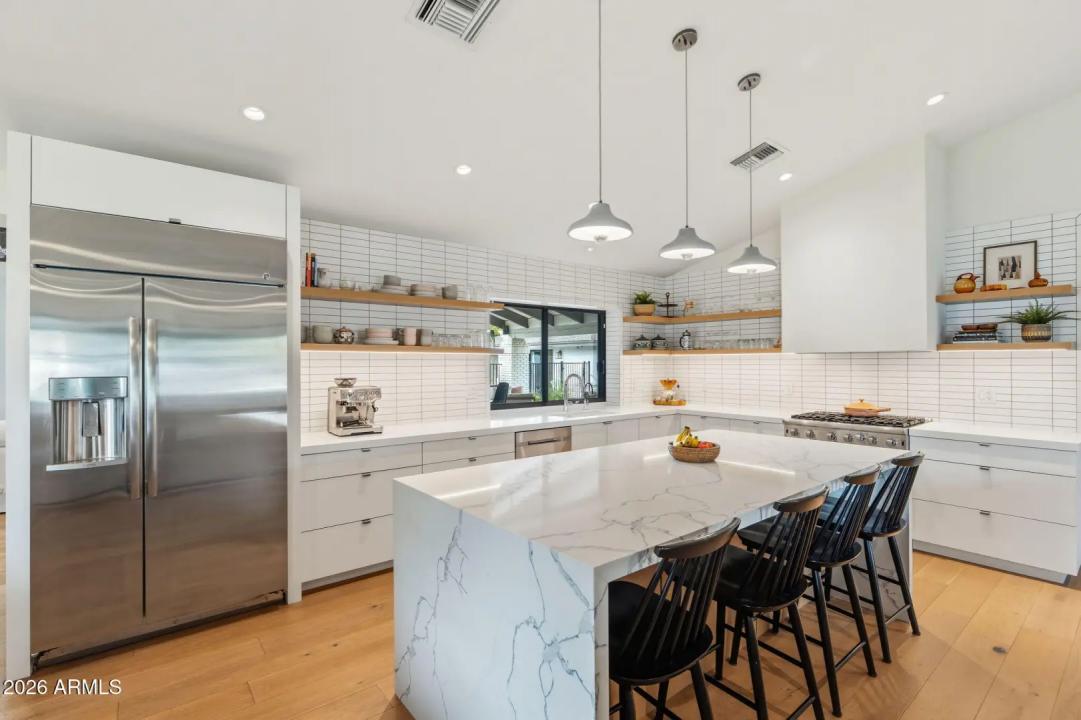 Real Estate Picture 10