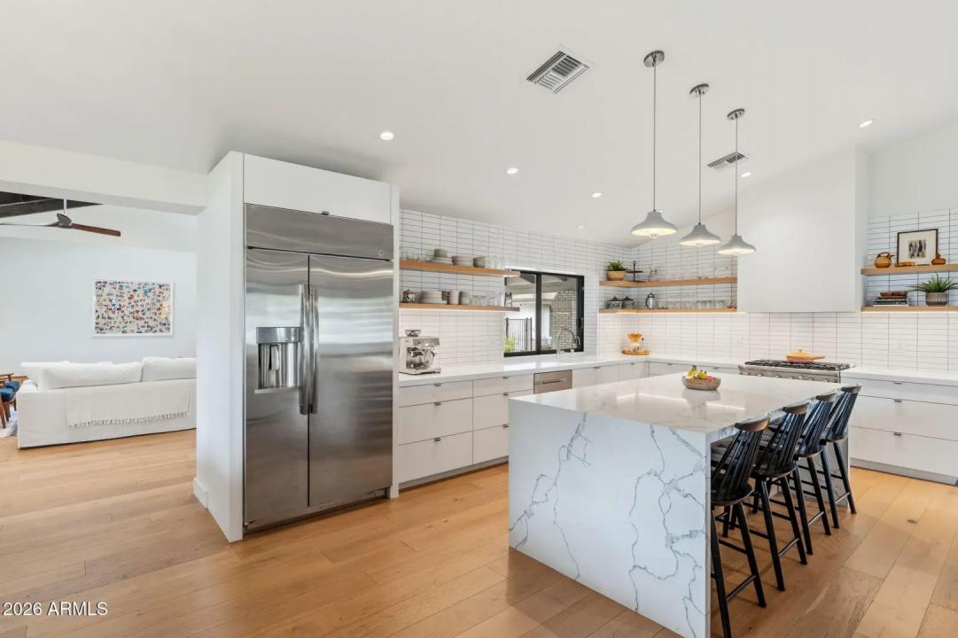 Real Estate Picture 13