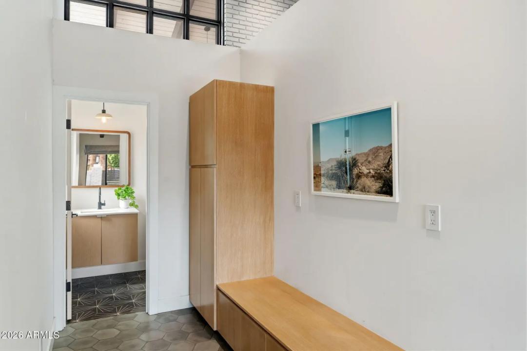 Real Estate Picture 17
