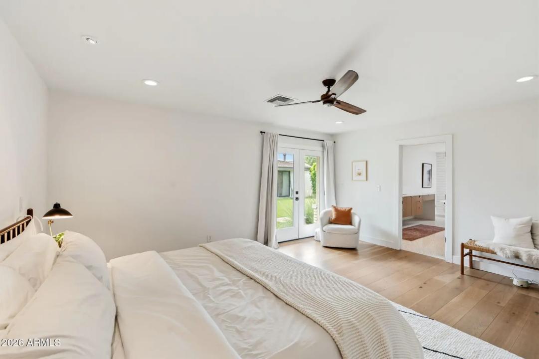 Real Estate Picture 24