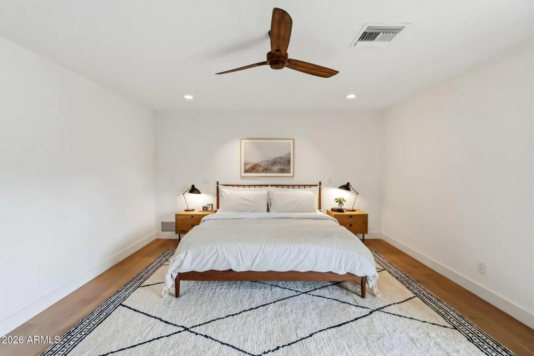 Real Estate Picture 25