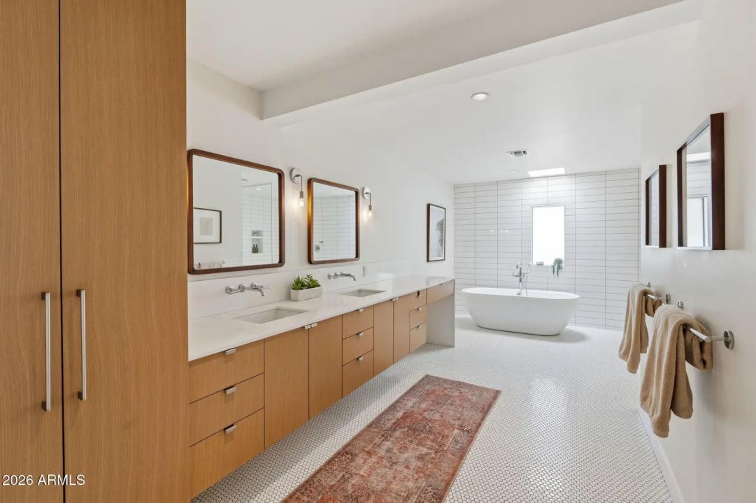 Real Estate Picture 26
