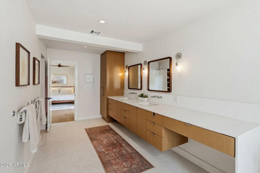 Real Estate Picture 28