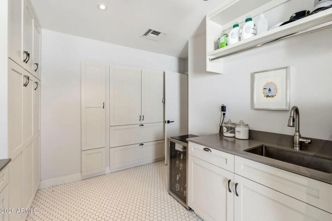 Real Estate Picture 34