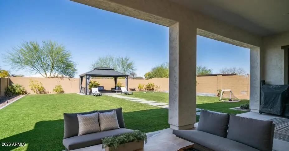 Real Estate Picture 4