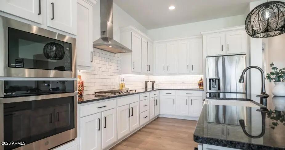 Real Estate Picture 7