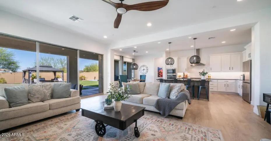 Real Estate Picture 9