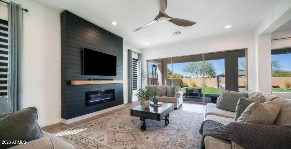 Real Estate Picture 10