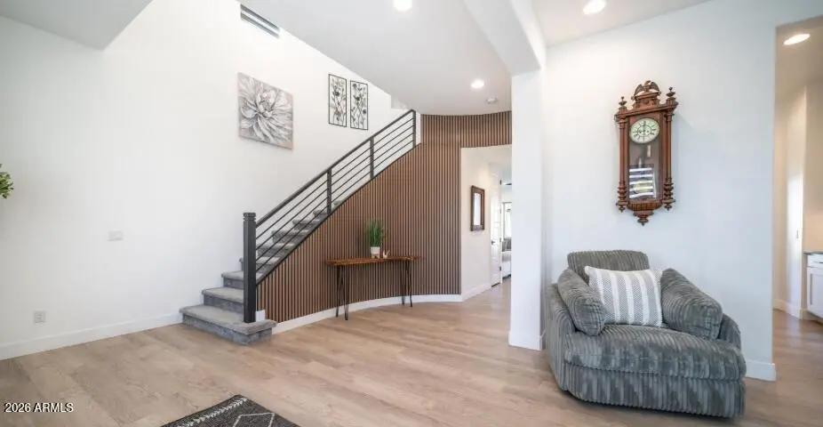 Real Estate Picture 14